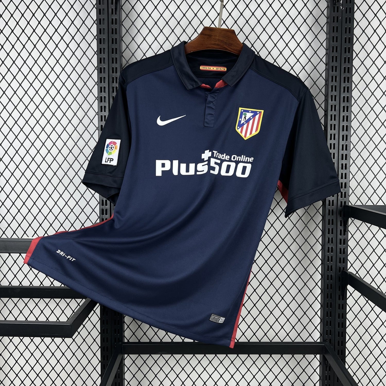 Atletico Madrid maillot foot retro 2015 2016 Officiel