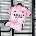 Real Madrid maillot foot concept rose 2024 2025
