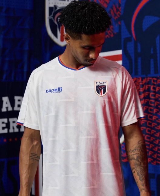 Maillot Cap-Vert Extérieur 2026 – Les Requins Bleus en Déplacement