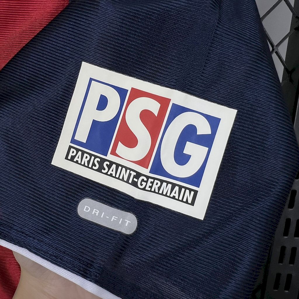 Paris Saint Germain  maillot foot 2001 2002 retro